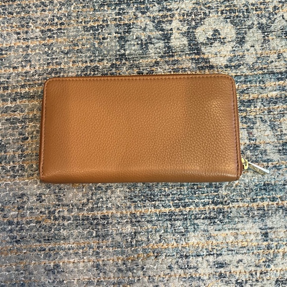 Tory Burch Zip Around Wallet - NWT - Picture 3 of 4